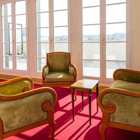 Medicis Versailles Apartment