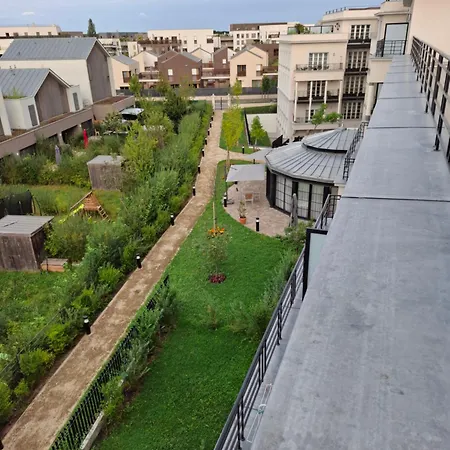 Medicis Versailles Saint-Cyr-lʼÉcole