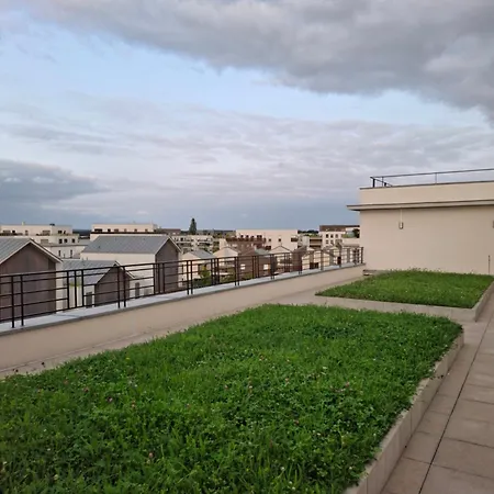 Medicis Versailles Apartment Saint-Cyr-l'Ecole