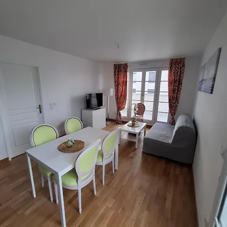 Medicis Versailles * Saint-Cyr-lʼÉcole